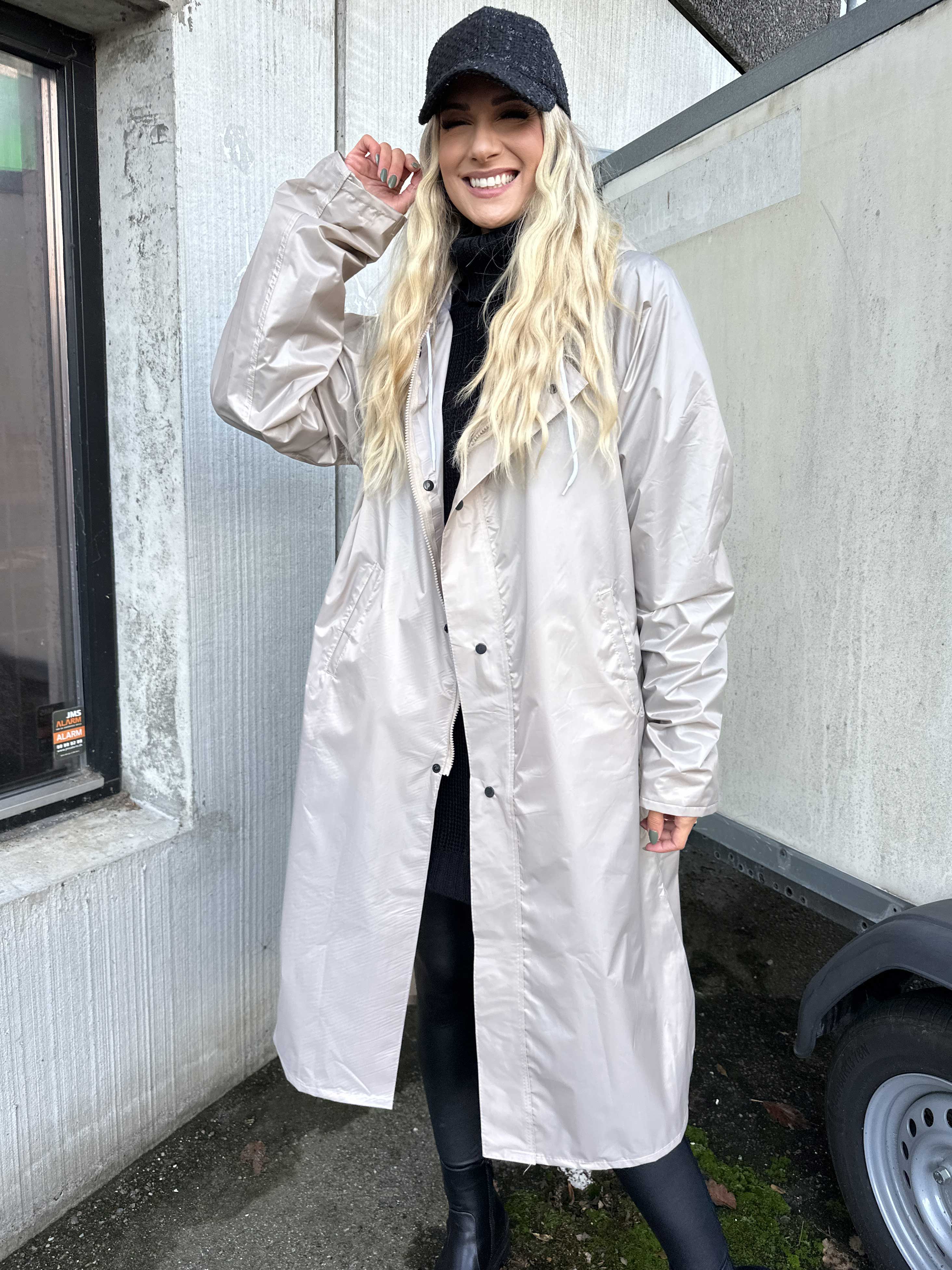 Reina - Regnjacka med huva